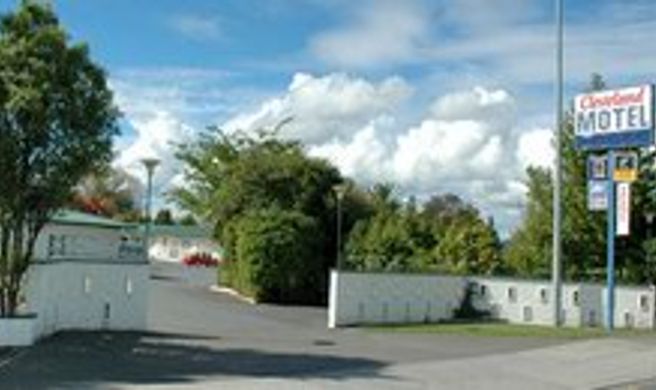The Cleveland Thermal Resort Exterior