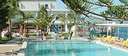 Ron Beach Hotel Pool