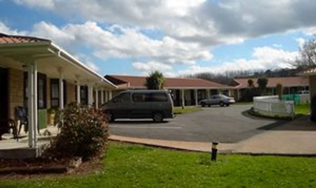 Gateway North Motor Lodge & Cafe Exterior