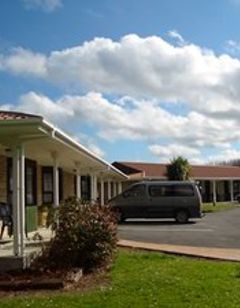 Gateway North Motor Lodge & Cafe