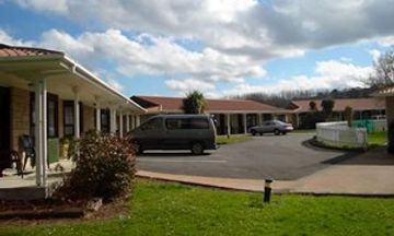Gateway North Motor Lodge & Cafe