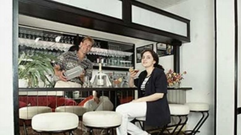 <b>Hotel Montree Restaurant</b>