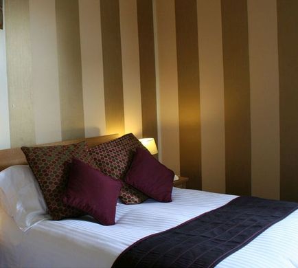 Dog & Partridge Country Inn Room