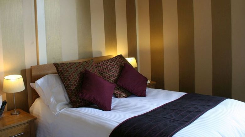 <b>Dog & Partridge Country Inn Room</b>