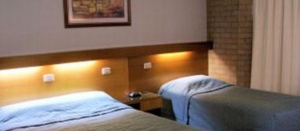 Great Eastern Motor Inn Room