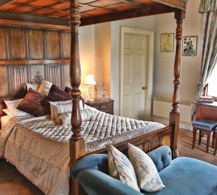 Rowley Manor Room