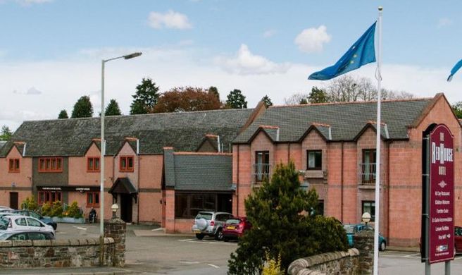 Red House Hotel Exterior