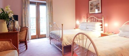 Red House Hotel Room