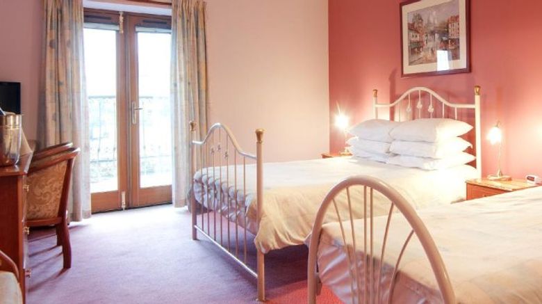 <b>Red House Hotel Room</b>