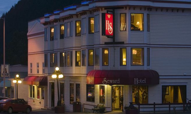 Hotel Seward Exterior