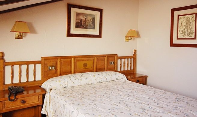 Maria Cristina Hotel Room