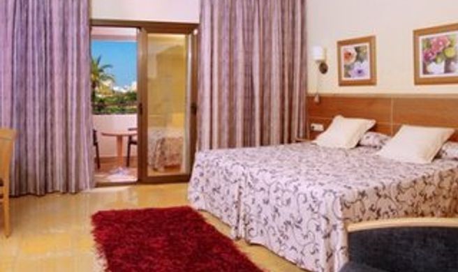 Invisa Hotel La Cala Room