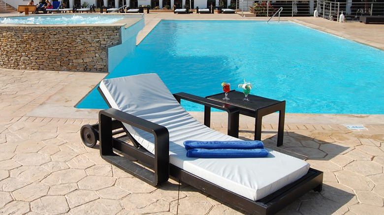 <b>Anezi Tower Hotel & Apartments Pool</b> <b>Anezi Tower Hotel & Apartments Pool</b>