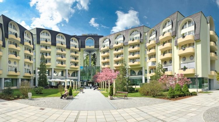 Grand Hotel Sava Exterior