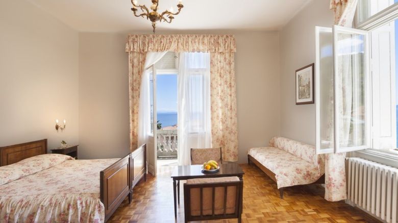 <b>Hotel Imperial Room</b>