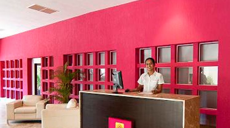 Hotel Margaritas Cancun Lobby