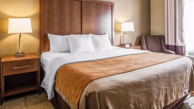 <b>Comfort Inn Moline - Quad Cities Room</b>