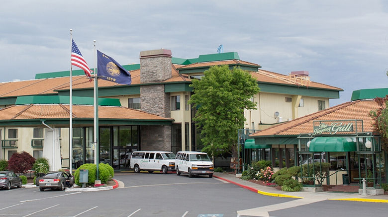 <b>Rogue Regency Inn Exterior</b> <b>Rogue Regency Inn Exterior</b>