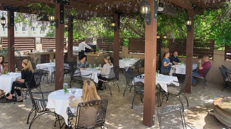 Rogue Regency Inn Restaurant