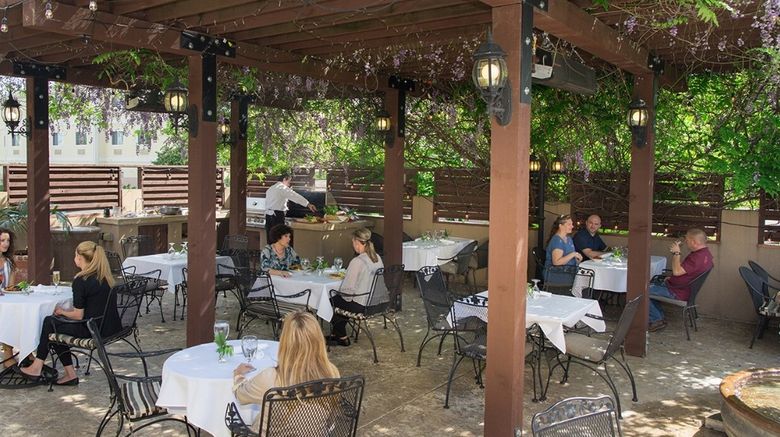 <b>Rogue Regency Inn Restaurant</b> <b>Rogue Regency Inn Restaurant</b>