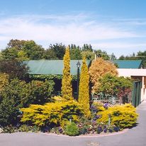 Commodore Court Motel