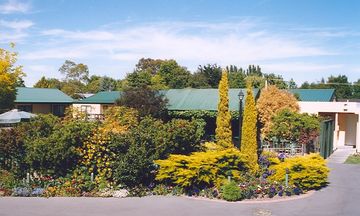 Commodore Court Motel