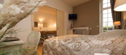 Hostellerie Lafarque Domaine des Douys Room
