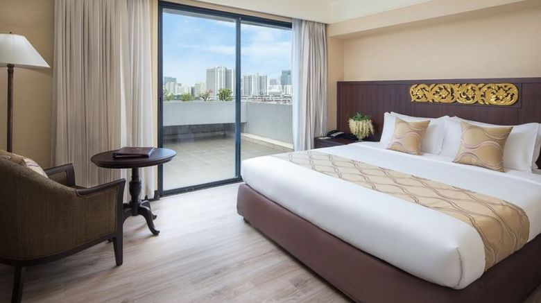 <b>The Twin Towers Room</b>
