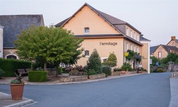 L'Ermitage Hotel