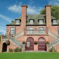 Llansantffraed Court