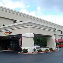 Baymont Inn & Suites Battle Creek / I-94