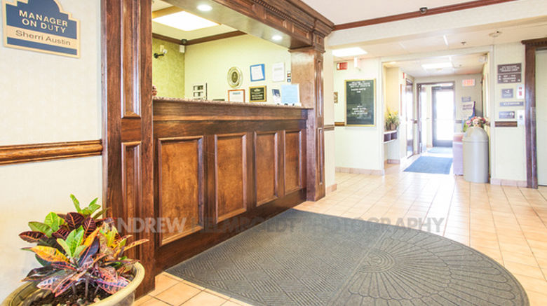 <b>Baymont Inn & Suites Battle Creek / I-94 Lobby</b>