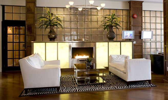 Hotel Rodney Lobby