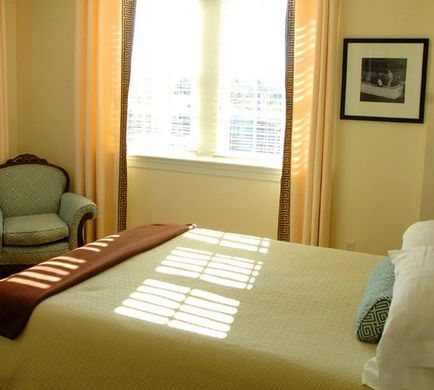 Hotel Rodney Room