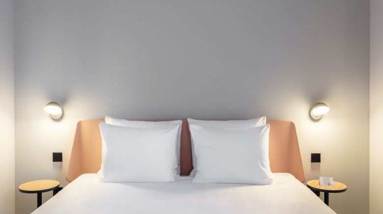 <b>Conscious Hotel Museum Square Room</b>