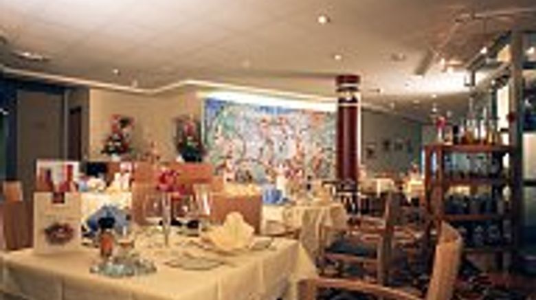 <b>Mercure Paris La Defense Grande Arche Restaurant</b>