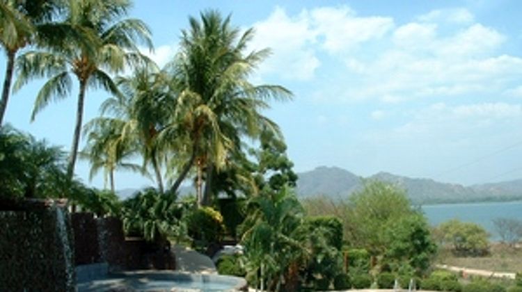 Flamingo Marina Resort Pool