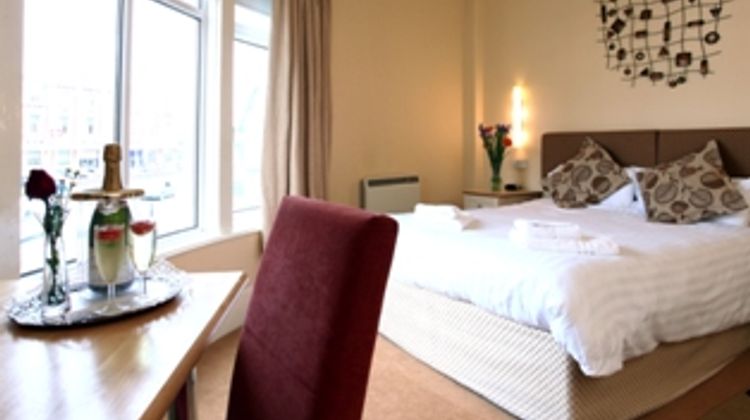 Queens Hotel Room