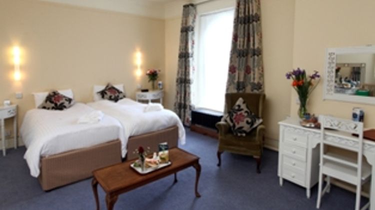 Queens Hotel Suite