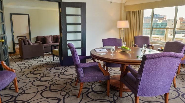 Holiday Inn Centrevillle Downtown Suite