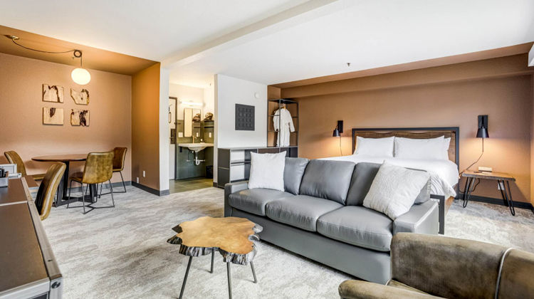 The Outrider Hotel Suite