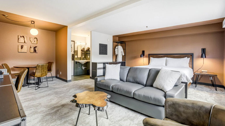 <b>The Outrider Hotel Suite</b>