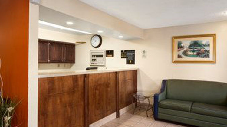 Super 8 Prestonsburg Lobby