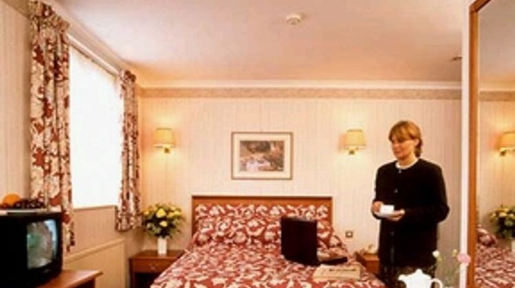 The Queens Park Hotel Room