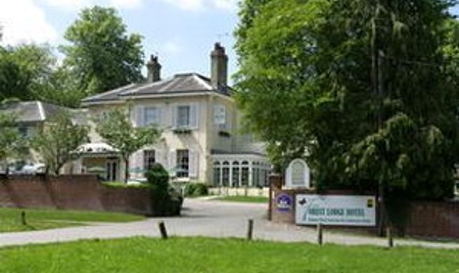 Forest Lodge Hotel Exterior