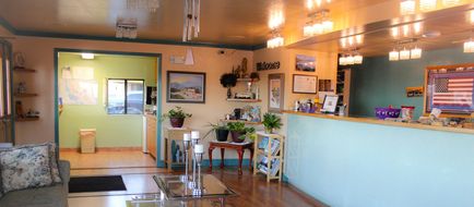 Hawthorne's Best Inn Lobby