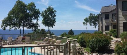 Bay Point Inn Exterior