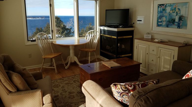 <b>Bay Point Inn Suite</b>
