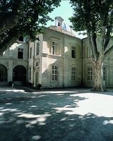 Cloitre St Louis Hotel