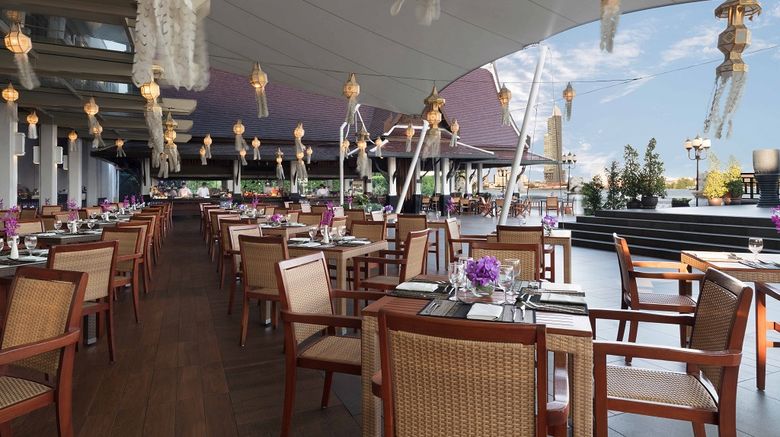 <b>Anantara Riverside Bangkok Resort Restaurant</b>